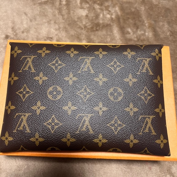 Louis Vuitton Kirigami Set - Picture 3 of 12